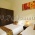 Спальня с раздельными кроватями апартаментов на пляже Бопхут - HR0561